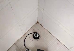 定兴卫生间漏水维修之 loft 夹层储藏室毗邻暗管渗水哪家好，推荐诚匠小爱修缮